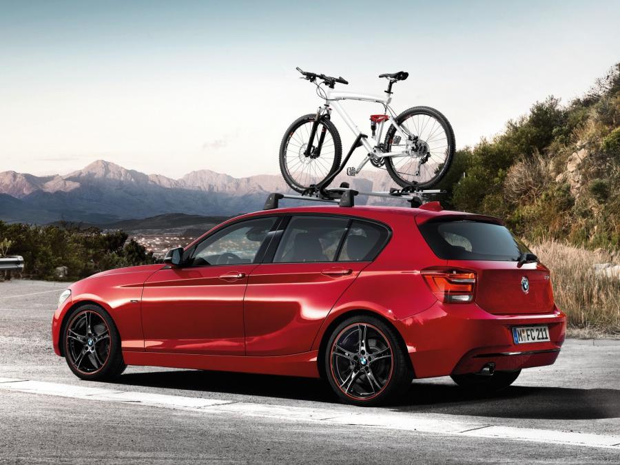  BMW 118i 5-Door Sport Line 2011 года  (фото 1 из 31)